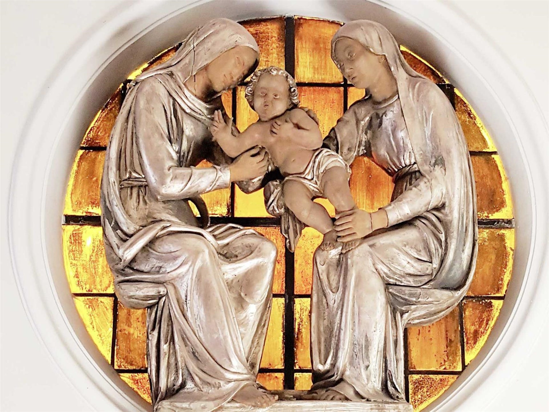 zwei Frauen mit dem Kind