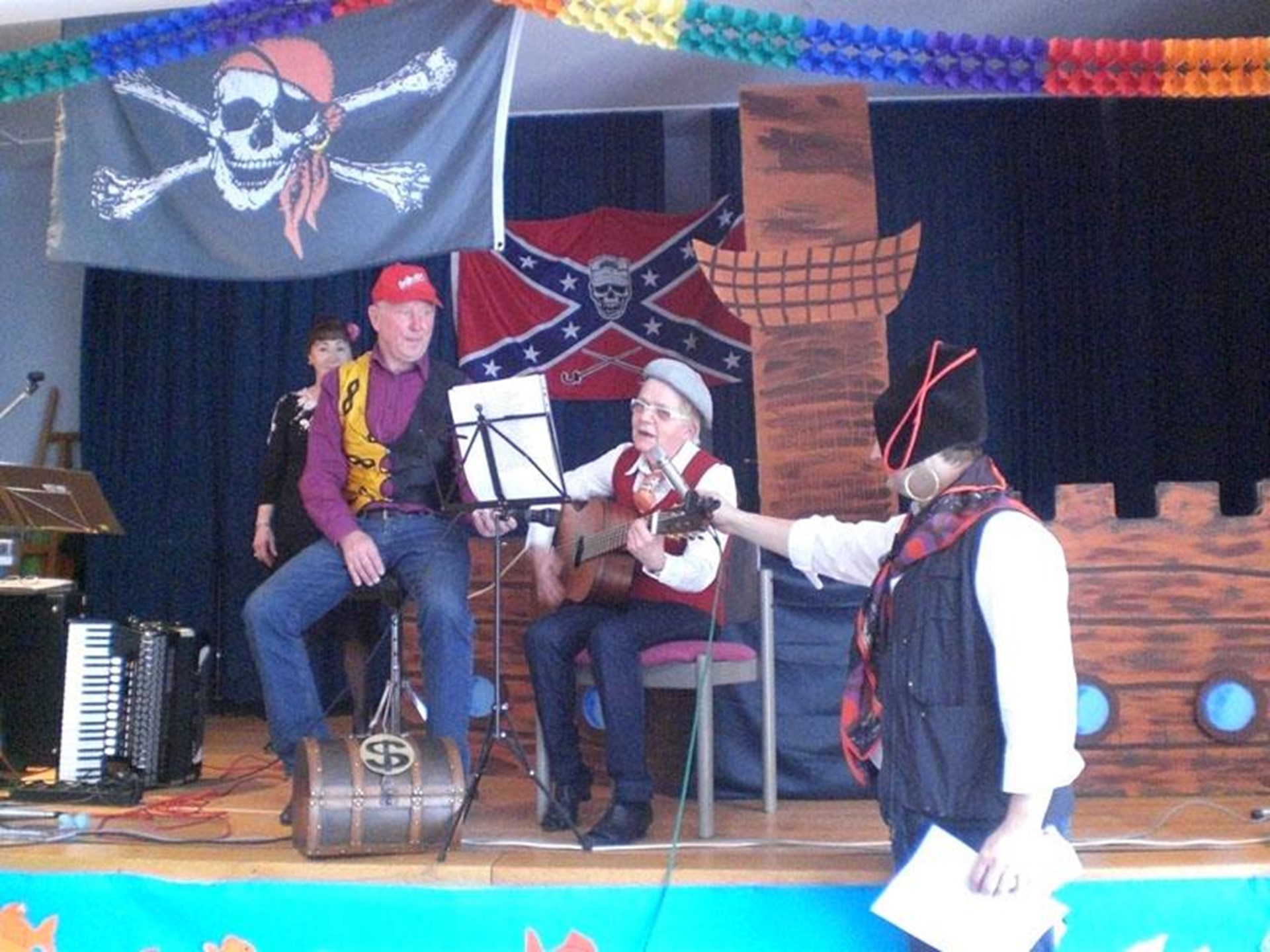 Auftritt von Musikern im Seniorenheim St. Pius, Ingolstadt